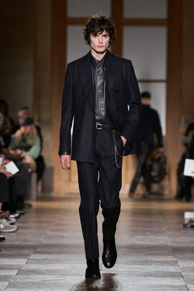 Look 45